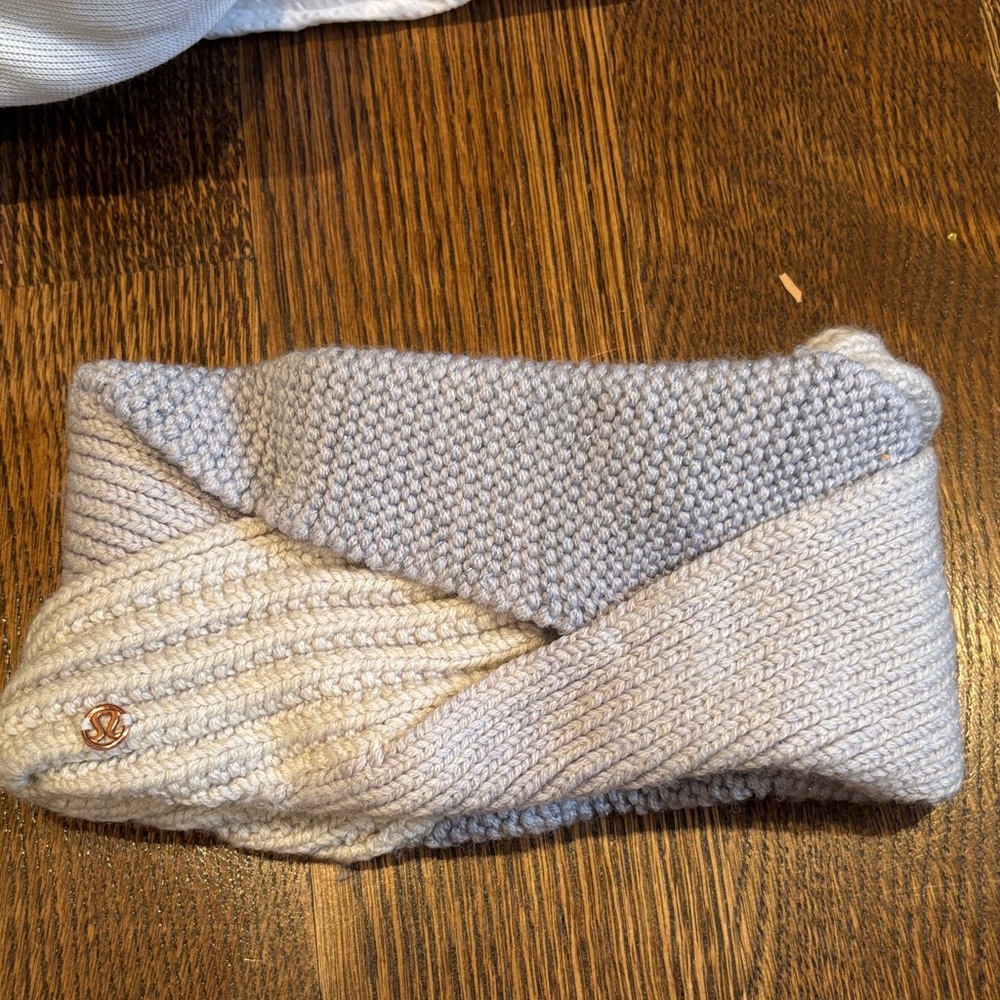 Lululemon head wrap